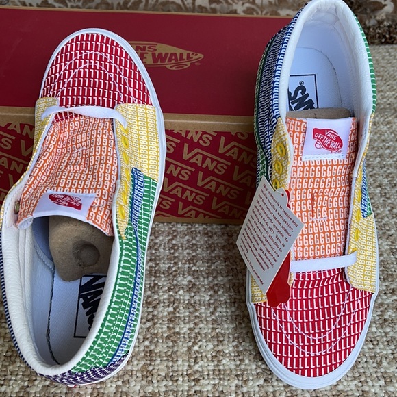 Vans Men’s Sk8-Mid Pride Multi/True White Sneakers - Picture 13 of 16